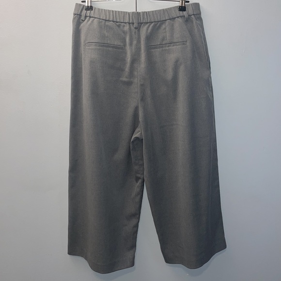 Uniqlo Wide Leg Pants in Light Gray - Picture 2 of 2